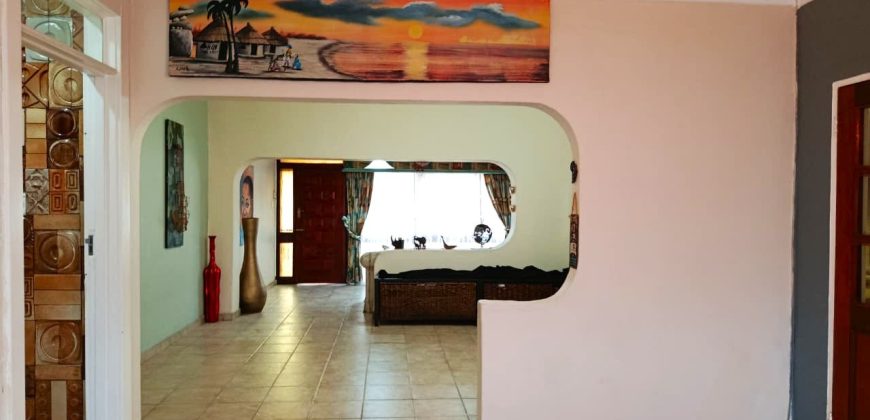 Well-sized Family Home with Pool and Office