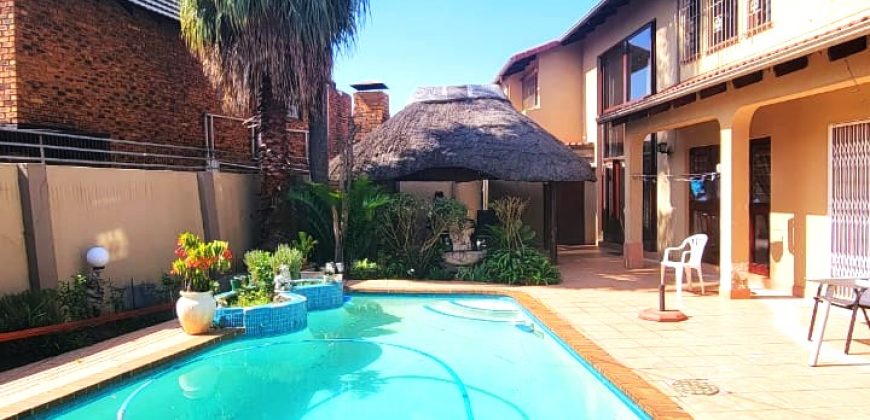 Absolutely spotless, charming and magnificent family home in Bruma.