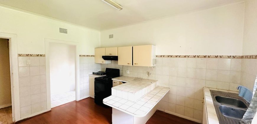 Family living with income potential in Homestead