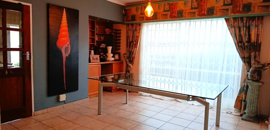 Well-sized Family Home with Pool and Office