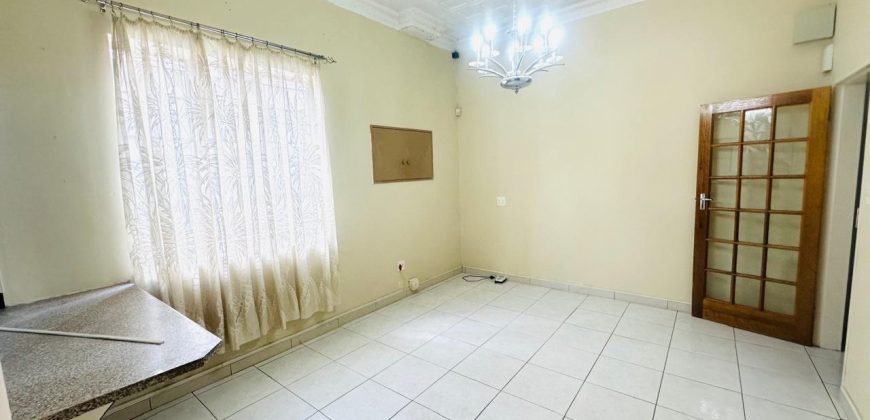 Family home with cottage in Kensington