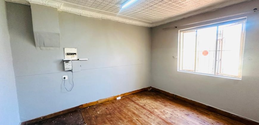 Comfortable living in Kensington.