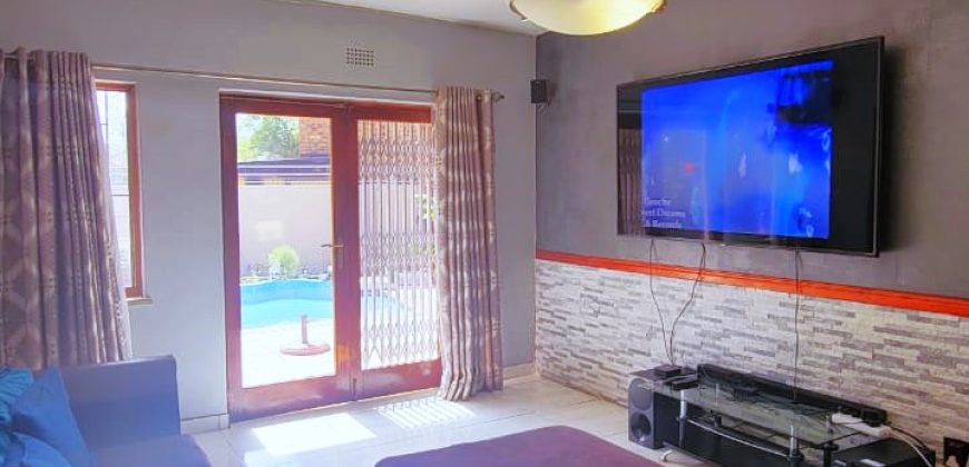 Absolutely spotless, charming and magnificent family home in Bruma.