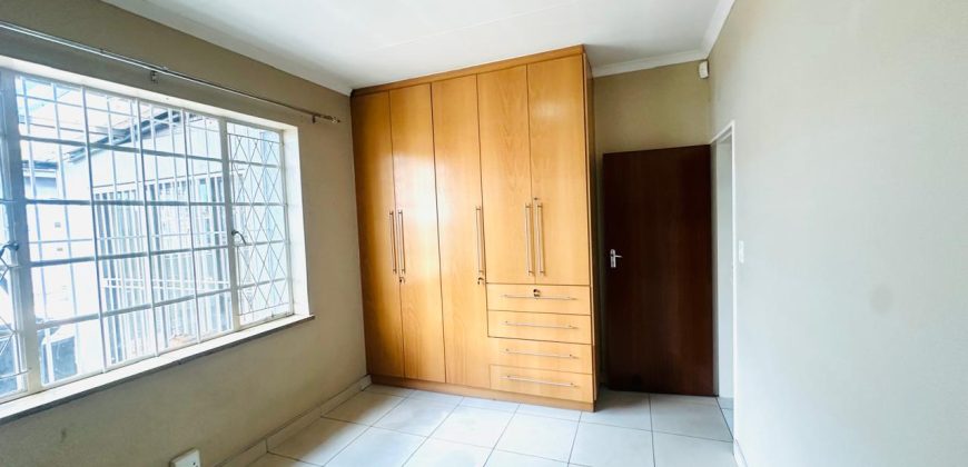 Family home with cottage in Kensington