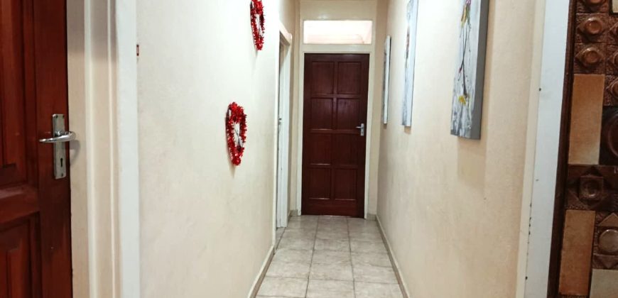 Well-sized Family Home with Pool and Office