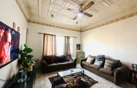 Fixer-Upper with Cottage in Bezuidenhout Valley