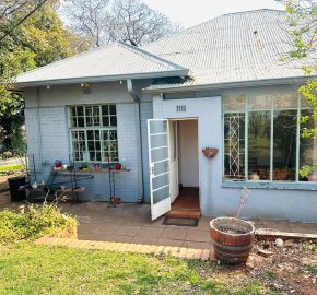 Spacious Home with Cottage, Pool & Garden