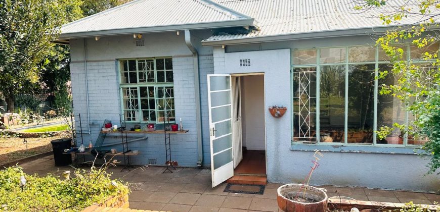 Spacious Home with Cottage, Pool & Garden