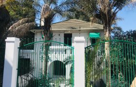 Family Home with Modern Comforts and Outdoor Leisure