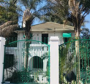 Family Home with Modern Comforts and Outdoor Leisure