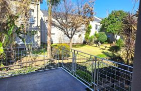 Welcome to this delightful 2-bedroom apartment, a perfect blend of modern convenience and tranquil living.