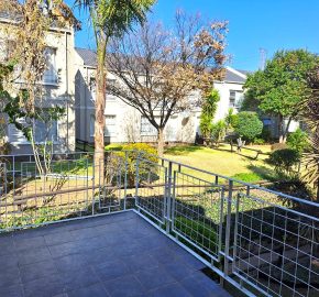 Welcome to this delightful 2-bedroom apartment, a perfect blend of modern convenience and tranquil living.