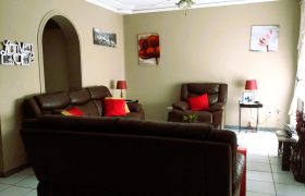 3 Bedroom Unit awaiting you in Randburg.