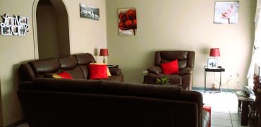 3 Bedroom Unit awaiting you in Randburg.