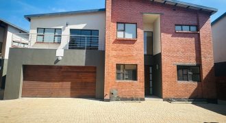 Charming Cluster Home with Modern Amenities