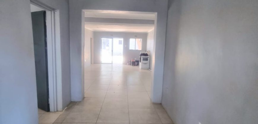 Family home in a secure area