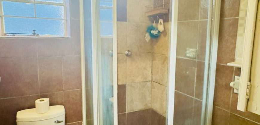 3-Bedroom Home with 2 Income-Generating Cottages for sale in Malvern