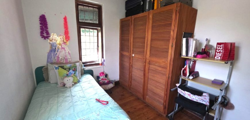 Family Home with Modern Comforts and Outdoor Leisure