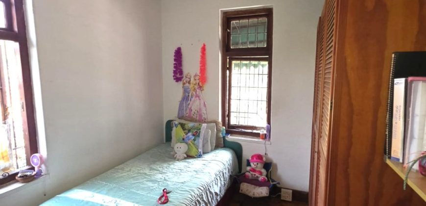 Family Home with Modern Comforts and Outdoor Leisure