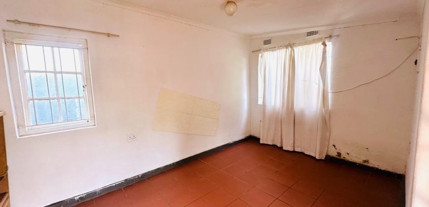 Spacious Home with Cottage, Pool & Garden