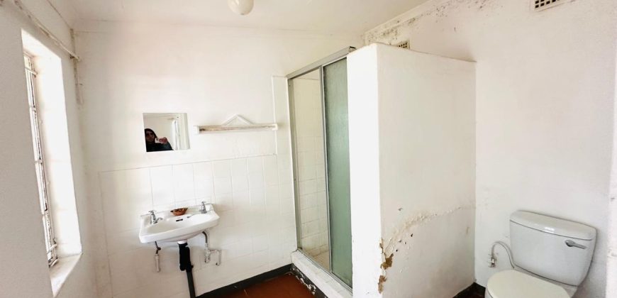 Spacious Home with Cottage, Pool & Garden