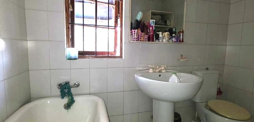 Family Home with Modern Comforts and Outdoor Leisure