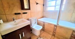 Family Home with Entertainment Area & Pool