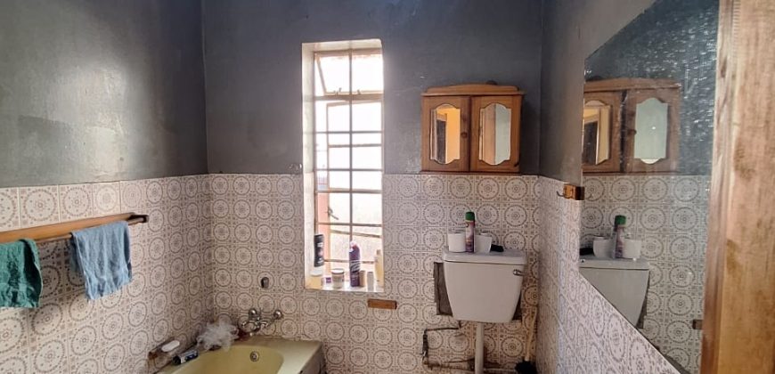 Lovely 3 Bedroom House Well Positioned