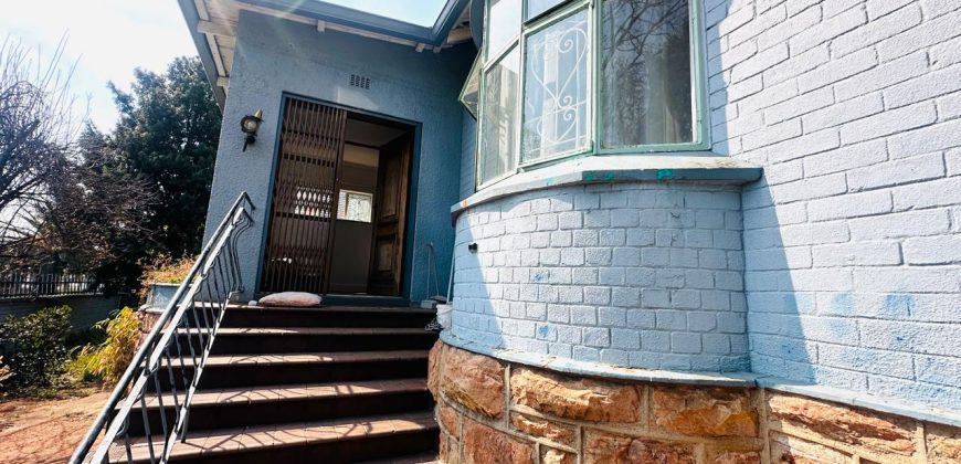 Spacious Home with Cottage, Pool & Garden