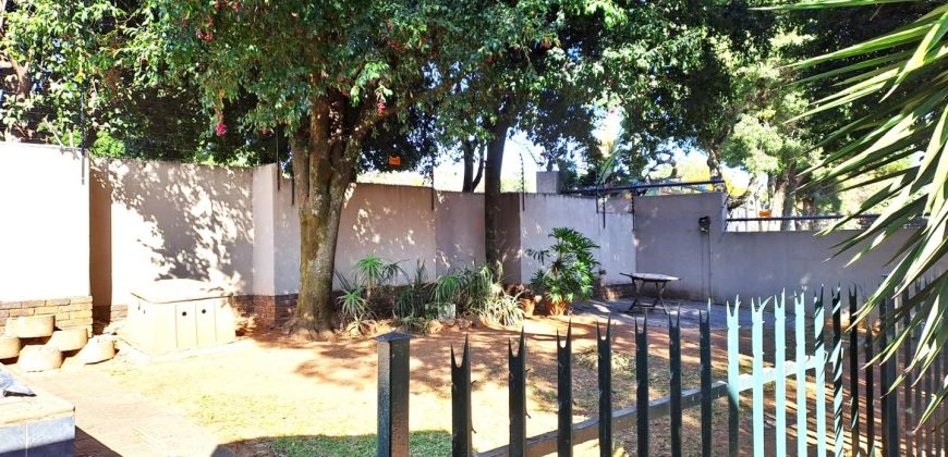 Welcome to this delightful 2-bedroom apartment, a perfect blend of modern convenience and tranquil living.