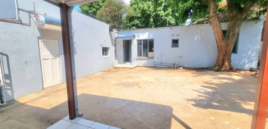 Family home in a secure area