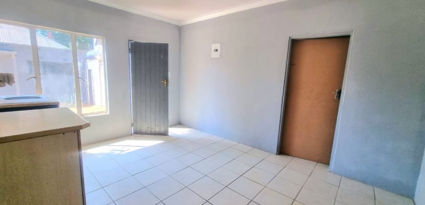 Family home in a secure area