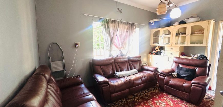 Spacious 3-Bedroom Home with Cottage and Ample Parking