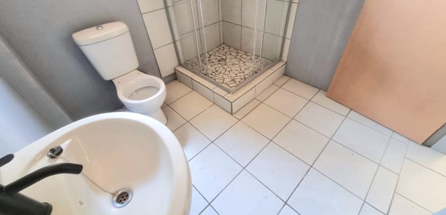 Family home in a secure area