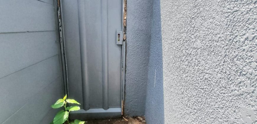 Family home in a secure area