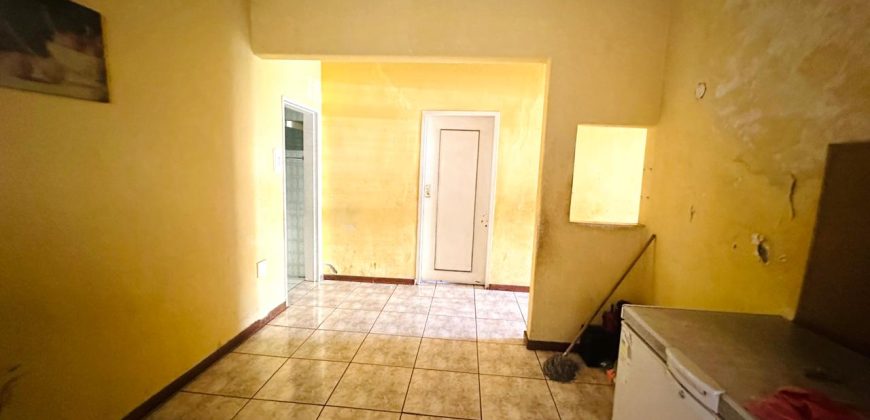 Fixer-Upper with Cottage in Bezuidenhout Valley