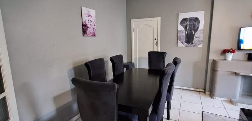 Immaculate 2 Bedroom apartment for Sale in Cyrildene.