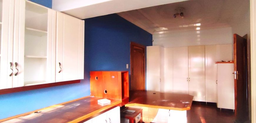 Welcome to an ideally positioned income-generating, multi-dwelling space!