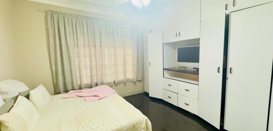 3-Bedroom Home with 2 Income-Generating Cottages for sale in Malvern