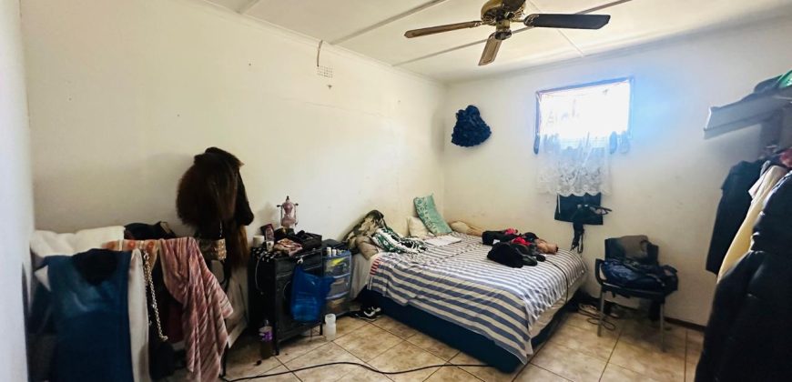 Fixer-Upper with Cottage in Bezuidenhout Valley