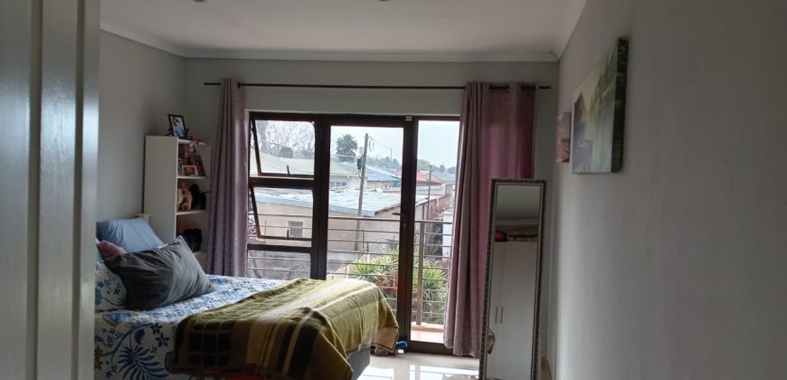 Dual-Living Home in Primrose