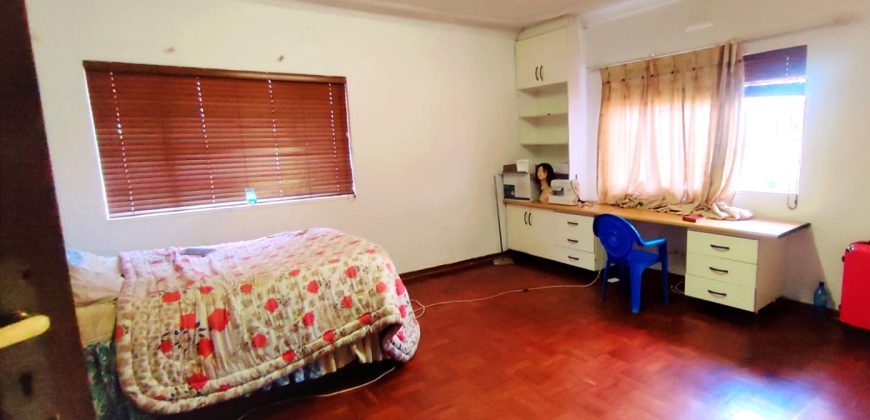 Welcome to an ideally positioned income-generating, multi-dwelling space!