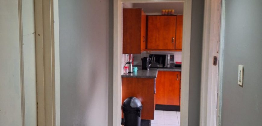 Immaculate 2 Bedroom apartment for Sale in Cyrildene.