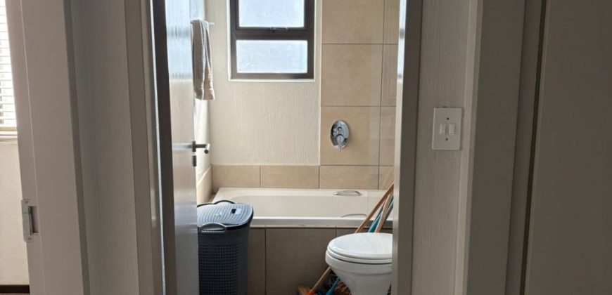 2 Bedroom apartment seeking new owners.
