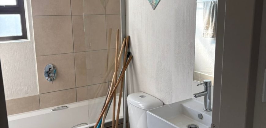2 Bedroom apartment seeking new owners.