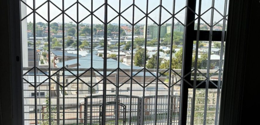 2 Bedroom apartment seeking new owners.