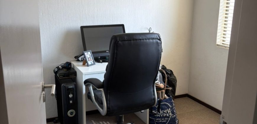 2 Bedroom apartment seeking new owners.