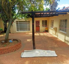 Investment Opportunity – 3-Bedroom Home with Income-Generating Units
