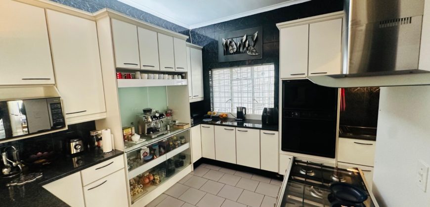 4 BEDROOM HOUSE FOR SALE