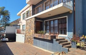 Huge five bedroom duplex in Kensington Johannesburg